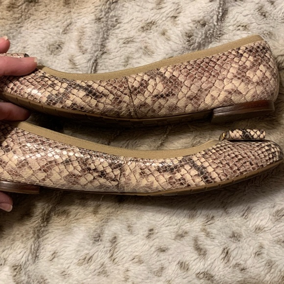 COPY - EUC Kate Spade snakeskin print flats size 10 - Picture 5 of 8